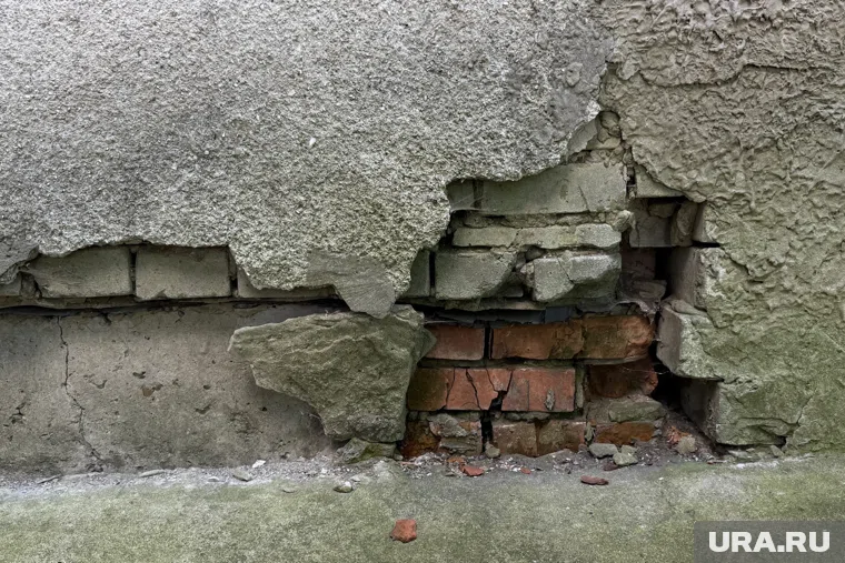 В доме в Ростове-на -Дону обнаружена сквозная трещина