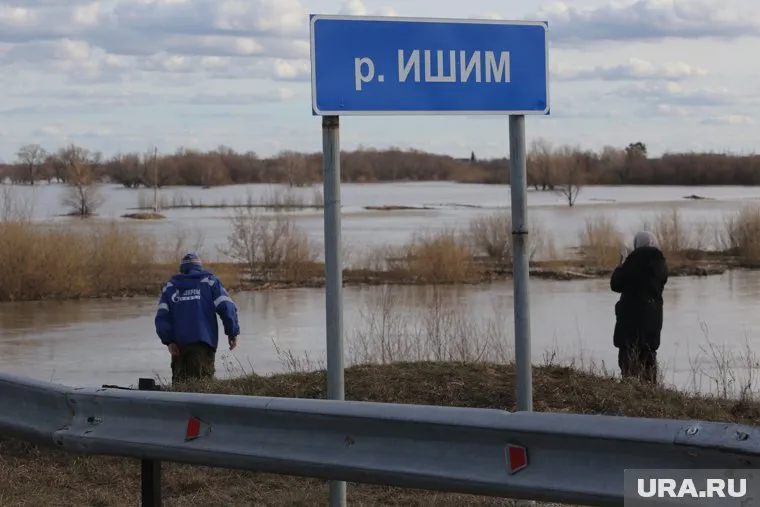 Уровень воды в реке достиг отметки в 997 сантиметров