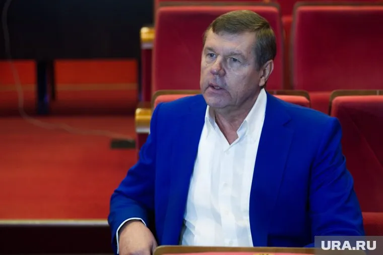 Александр Новиков требует у государства миллион рублей