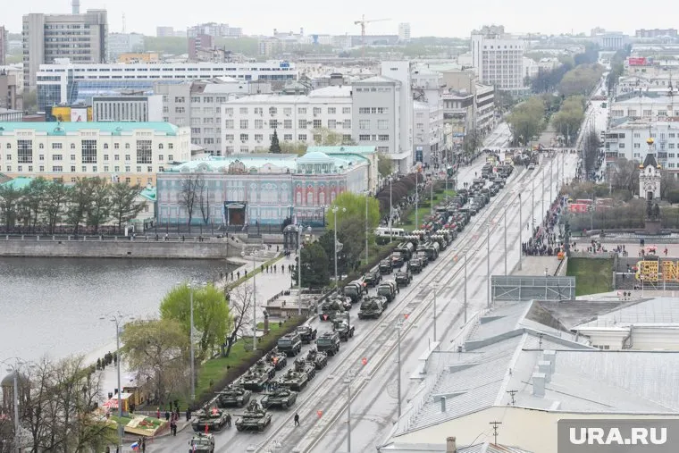 Горожан на парад не пустят, но за ним можно будет смотреть через забор