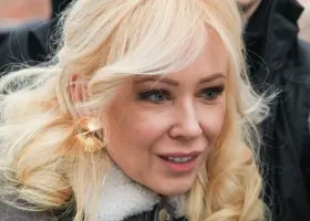 Мизулина поругалась с охранником, закрашивая наркограффити в Екатеринбурге