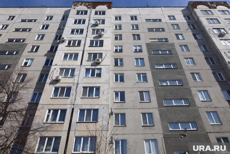 Соседи не замечали странностей за семьей екатеринбурженки, убившей детей