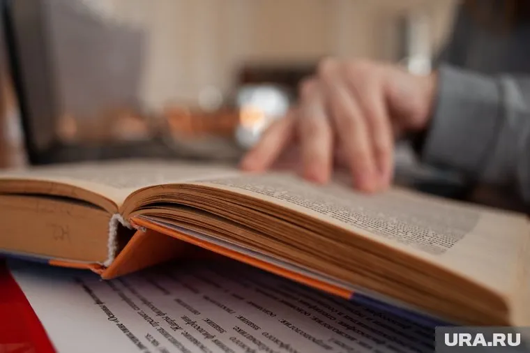 По одной из версий, стрелка недолюбливали в колледже