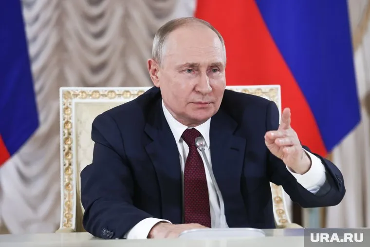 Владимир Путин заявил, что ЦБ пришлось увеличить ключевую ставку