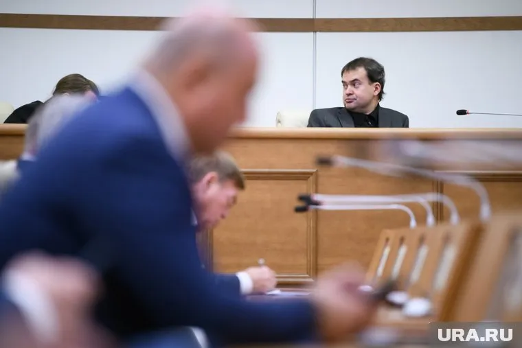 Госдолг региона сильно беспокоит Игоря Аксенова