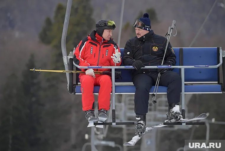Александр Лукашенко опроверг слухи о том, что едет в Москву просить денег