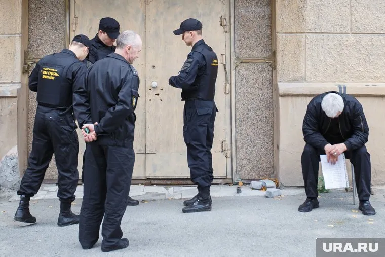 Пермских приставов заподозрили в устранении политических оппонентов губернатора.