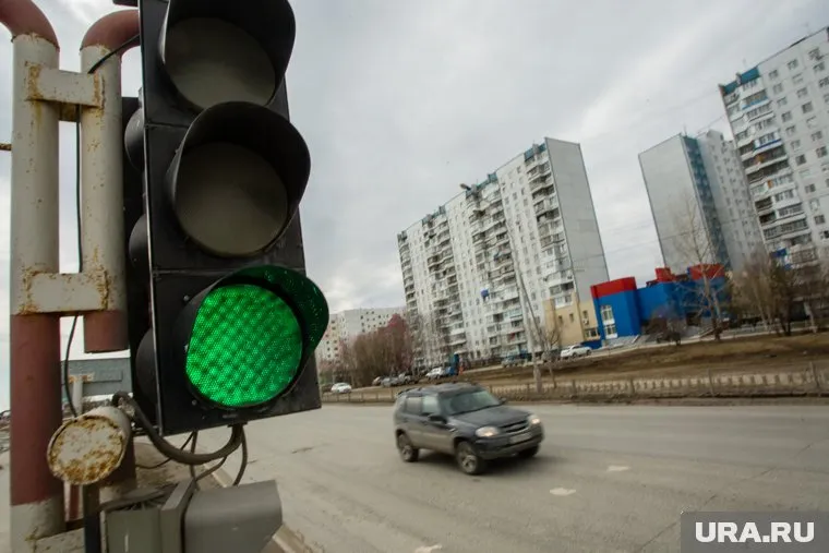 Нейросеть сама определяет, когда стоит включить «зеленый» (архивное фото)