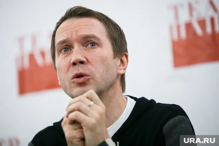 Евгений Миронов попросил президента обратить внимание на обыски в "Гоголь-центре"