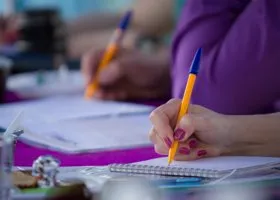 Депутат Госдумы назвал иностранные слова, которые рискуют исчезнуть из русского языка