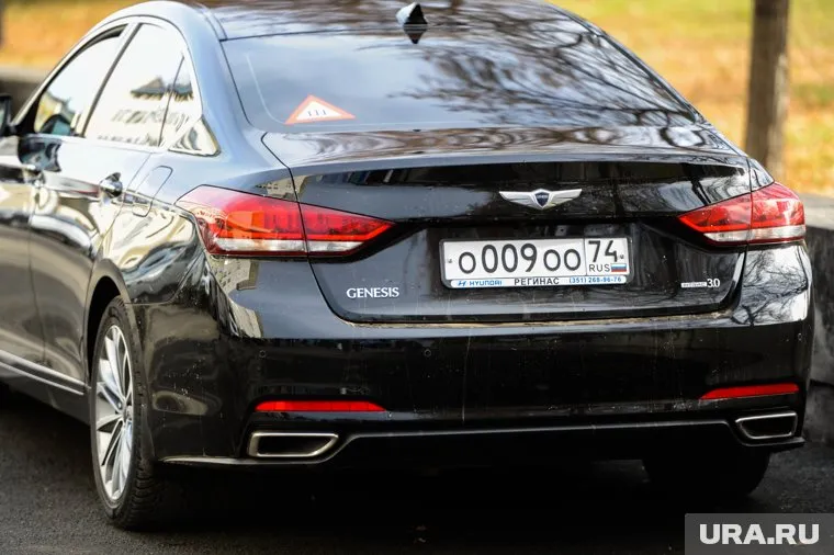 Приборы устанавливаются в машине для защиты от прослушки