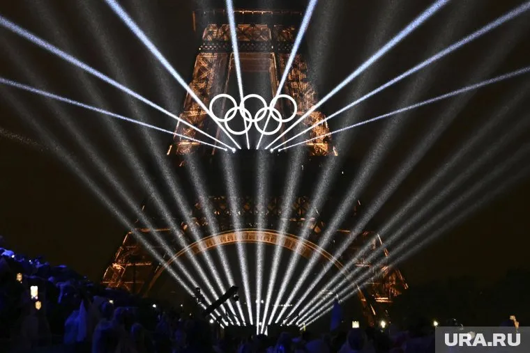 Церемония открытия Олимпиады сопровождалась эффектным световым оформлением
