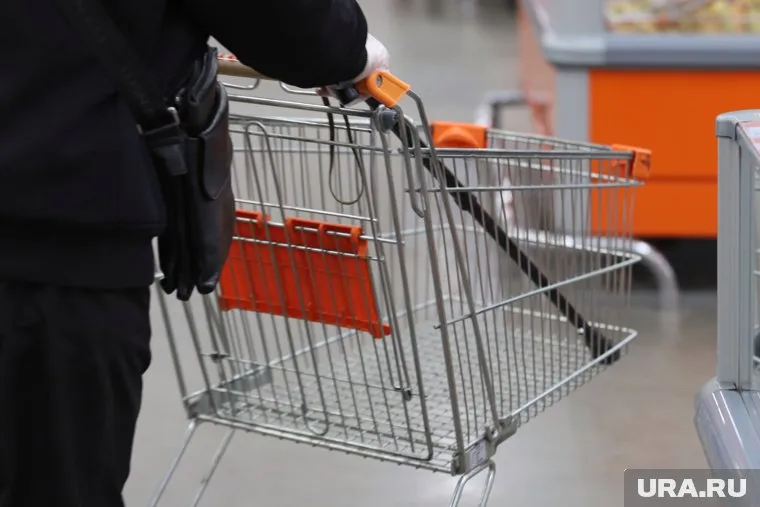 Чаще всего предметами хищения становятся продукты питания, алкоголь и бытовая химия