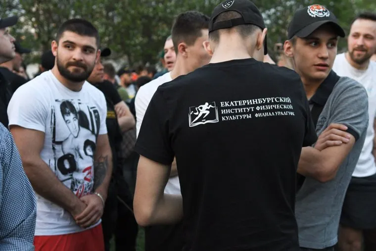 Протест против строительства  храма святой Екатерины в сквере около драмтеатра. Екатеринбург