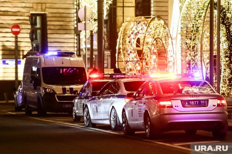 Посетителей эвакуировали из-за якобы поступившего анонимного звонка