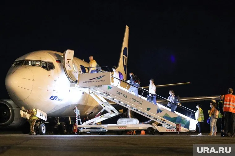 Сотруднику и его семье авиакомпания Utair дает льготные авиабилеты на рейсы