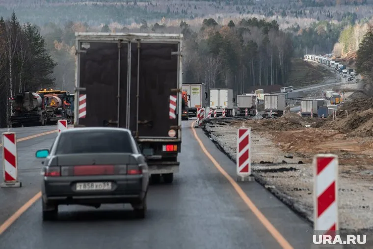 На трассе Пермь-Екатеринбург из-за непогоды образовались огромные пробки