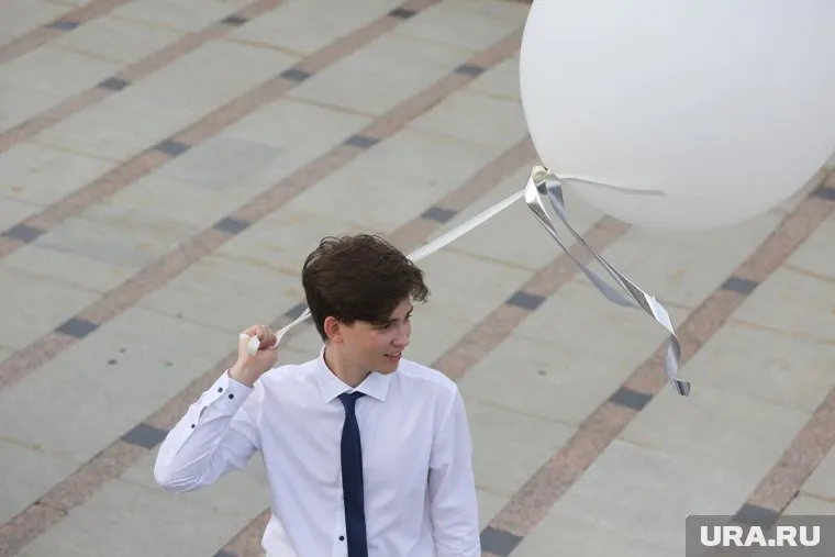 Выпускники из Тазовского района удостоены высоких наград