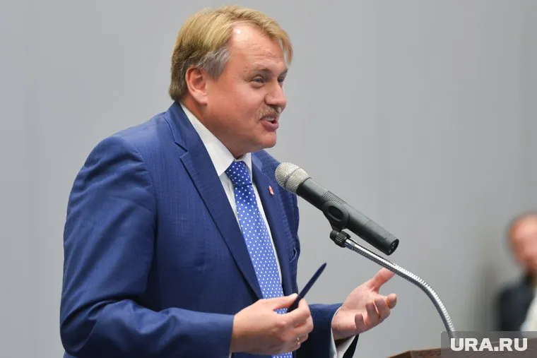 Юрий Уткин не подписал проект решения о своей отставке