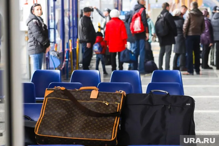 По данным на 30 марта в аэропорту Нью-Йорка JFK находились около 100 россиян