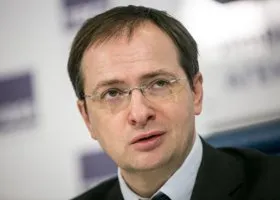 Минобрнауки нашло авторов «шумихи» вокруг диссертации Мединского и назвало их цель