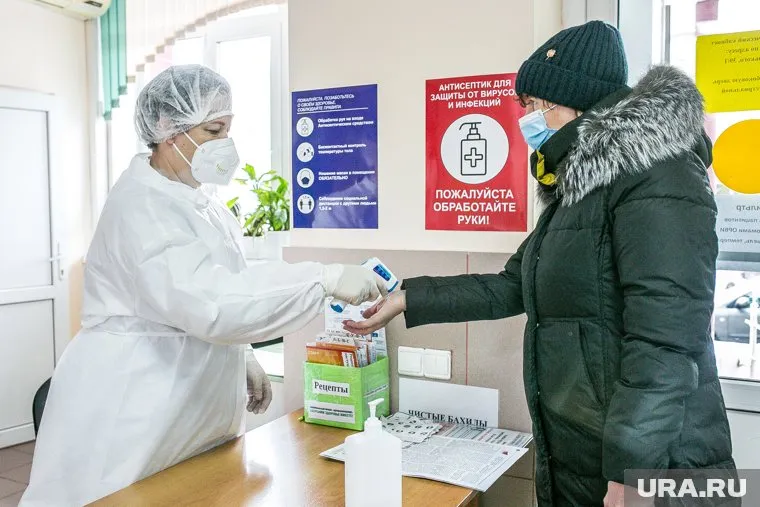 Поликлиники получат дополнительные деньги, поскольку на них ляжет основная нагрузка во время эпидемии «Омикрона»