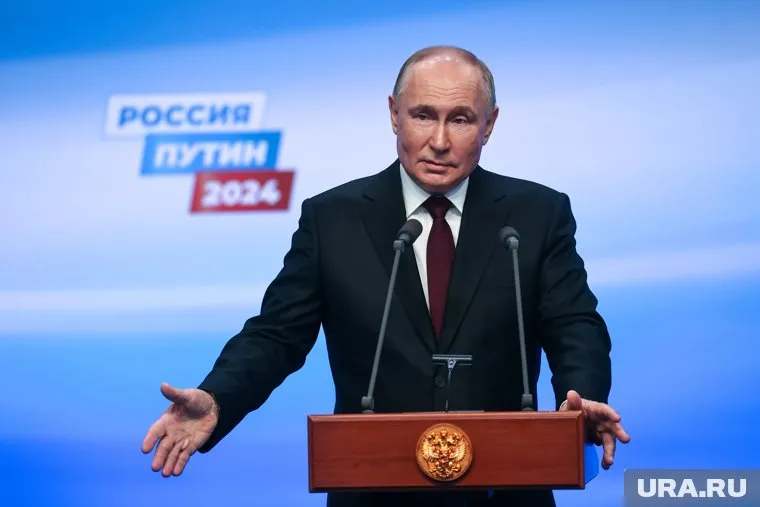 Путин осмотрел выставку о работе АСИ