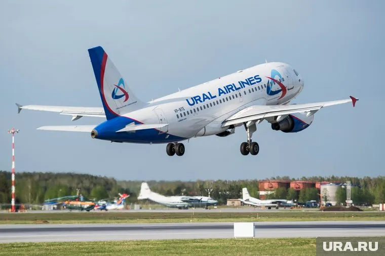 Украина требует с авиакомпаний деньги за полеты в Крым