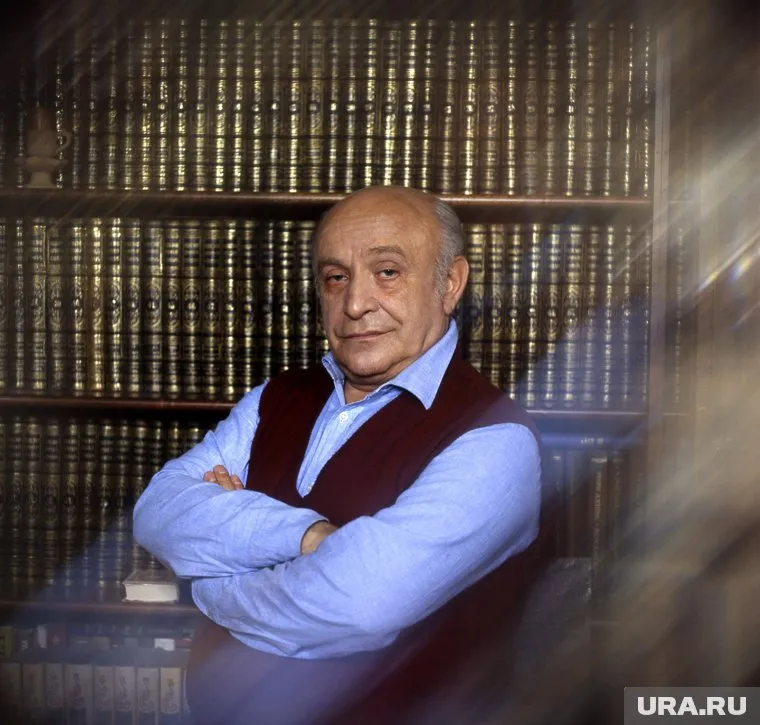 Ролан Быков известен такими фильмами, как «Айболит-66», «Чучело» и «Шинель»