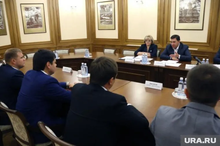 Представители ЛДПР пришли на встречу с губернатором в полном составе во главе с депутатами Госдумы