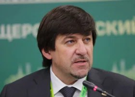 ИИ-патруль, помощь участникам СВО и открытка маме: как мэр презентовал Тюмень на общероссийском форуме