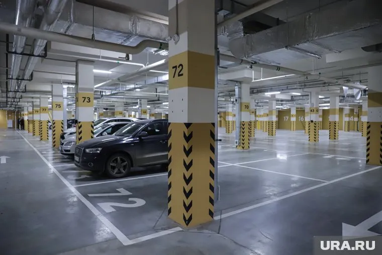 В ТРЦ «Академический» из-за морозов стоимость парковки поднялась до 80 тысяч рублей за ночь