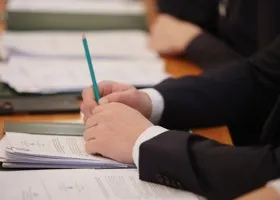 Тайное голосование в Кургане: депутаты начали выбирать нового мэра между Науменко и Кондратьевым