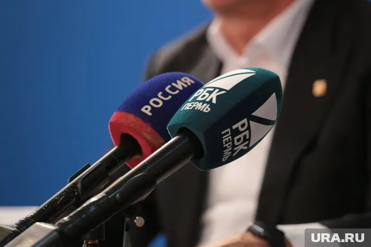 О причинах ухода журналист не сообщил