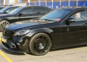 «Коммерсант»: Mercedes, на котором в Москве похитили Щепихина, мелькал среди людей Кадырова