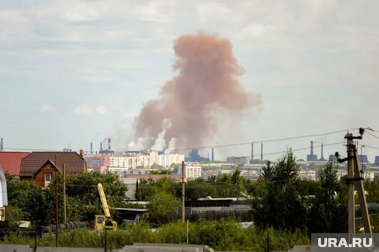 Дым от ЧМК был виден со всех концов города