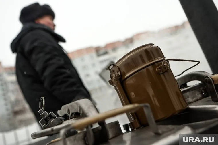 Курганец показал, чем кормят военных на фронте