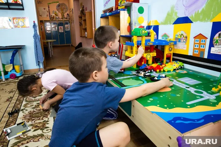 Подарок от депутата раздали в детских садах