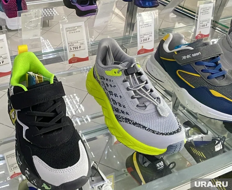 Житель ХМАО проколол ногу гвоздем в новых кроссовках из «Спортмастера»