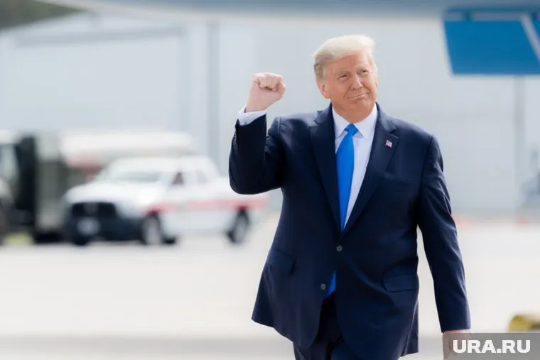 В случае положительного решения, Дональду Трампу может быть вручена именная шашка ручной ковки