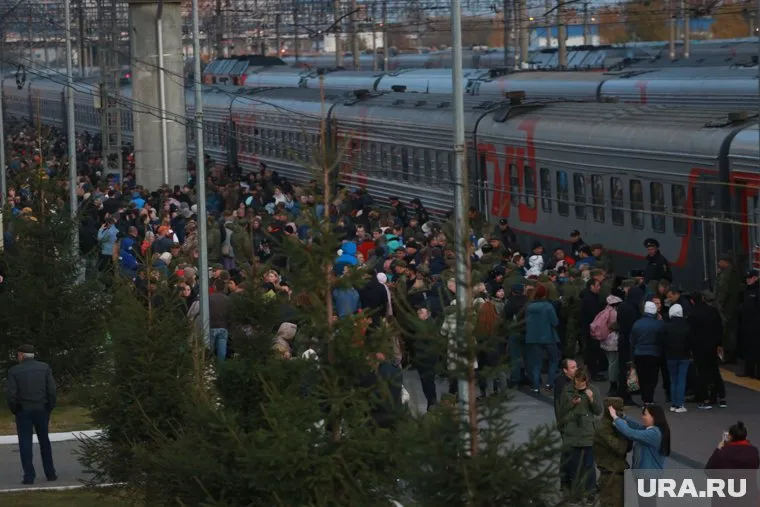 В Тюмени провожают мобилизованных ямальцев