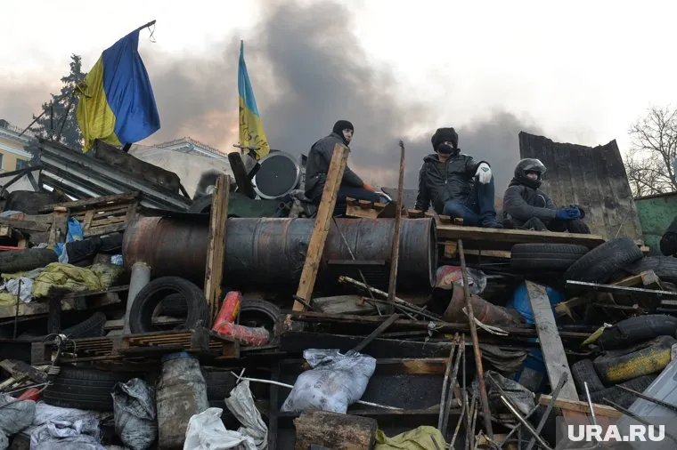 Рудьковский бросил камень в посольство во время массовых беспорядков