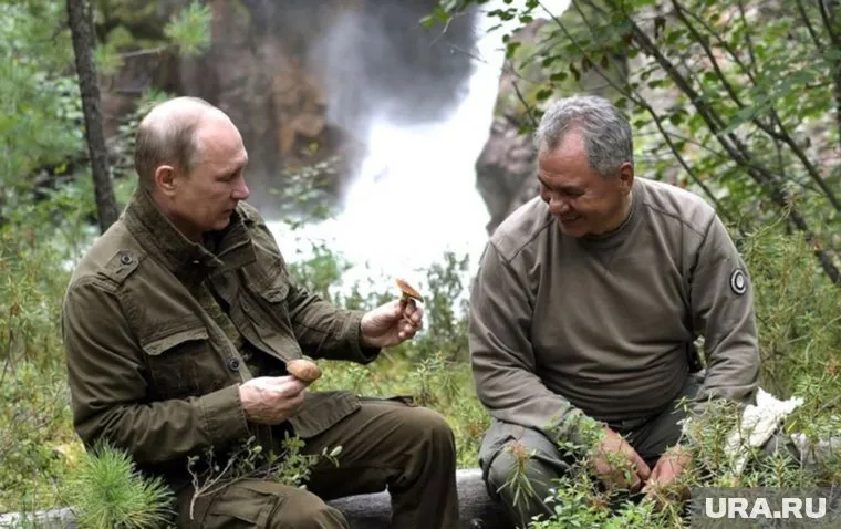 Путин и Шойгу отдыхали вместе в сибирской тайге