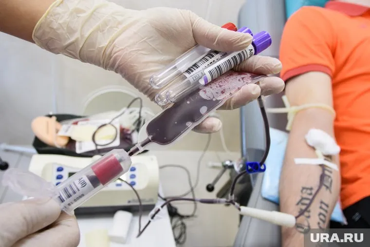 В Новоуренгойской больнице врачи провели первую аппаратную процедуру по забору крови