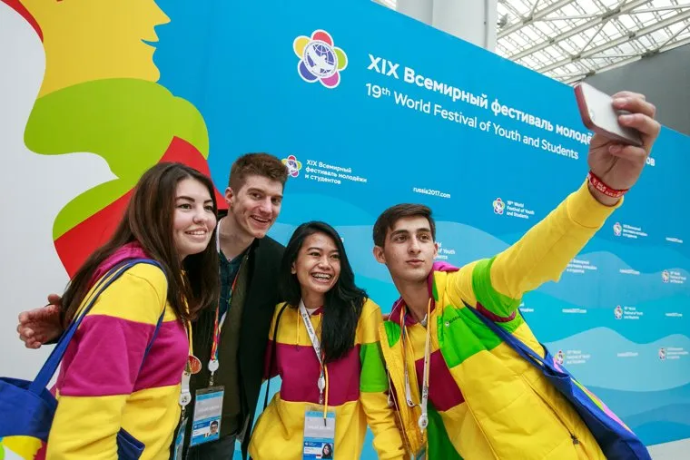 XIX Всемирный фестиваль молодежи и студентов. Первый день. Сочи, всемирный фестиваль молодежи и студентов