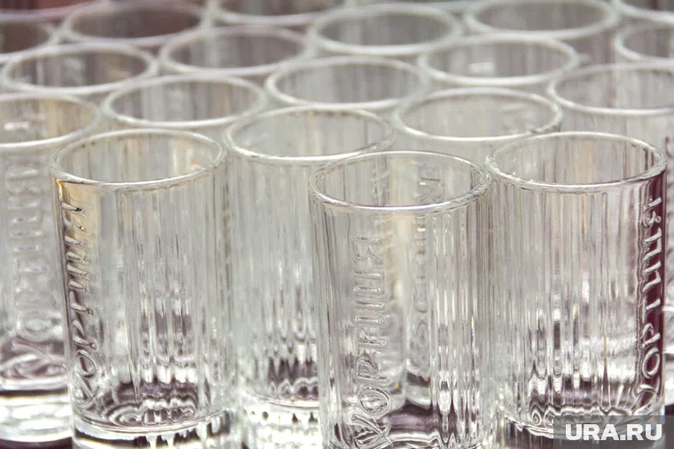 Нелегальный алкоголь бизнесмены реализовывали по торговым сетям