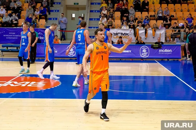 Антон Глазунов выступал за «Уралмаш» с 2021 года