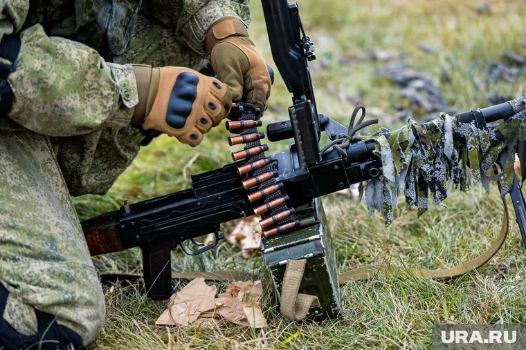 Пермяки передали бойцам автомобили УАЗ, а также бронежилеты