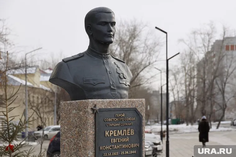 Герой из Кургана Евгений Кремлев отразил 21 атаку фашистов на Днепре в 1943 году