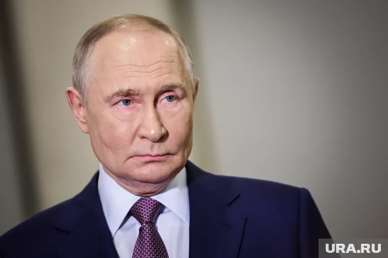 Путин обратился с приветственным словом к участникам церемонии подписания